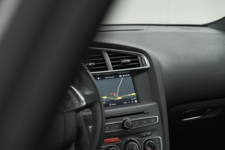 DS DS 4 PureTech 130 Performance Line | Camera | Dodehoekdetectie | Stoelmassage | Apple Carplay