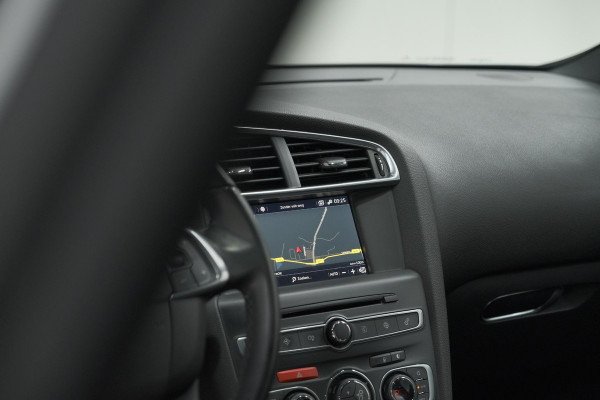 DS DS 4 PureTech 130 Performance Line | Camera | Dodehoekdetectie | Stoelmassage | Apple Carplay