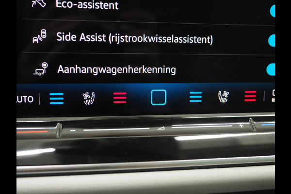Volkswagen Passat Variant 1.5 eHybrid Elegance | Panoramadak | Leder/Alcantara | Massage | Trekhaak | HUD | Keyless | Sfeerlicht