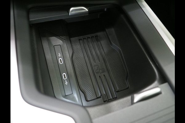 Volkswagen Passat Variant 1.5 eHybrid Elegance | Panoramadak | Leder/Alcantara | Massage | Trekhaak | HUD | Keyless | Sfeerlicht