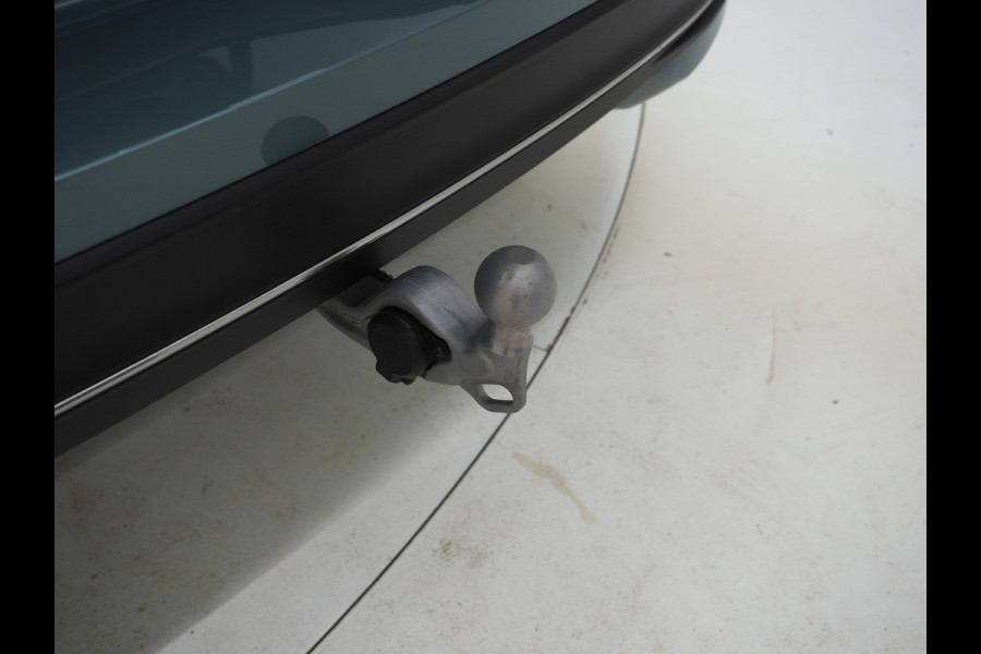 Volkswagen Passat Variant 1.5 eHybrid Elegance | Panoramadak | Leder/Alcantara | Massage | Trekhaak | HUD | Keyless | Sfeerlicht
