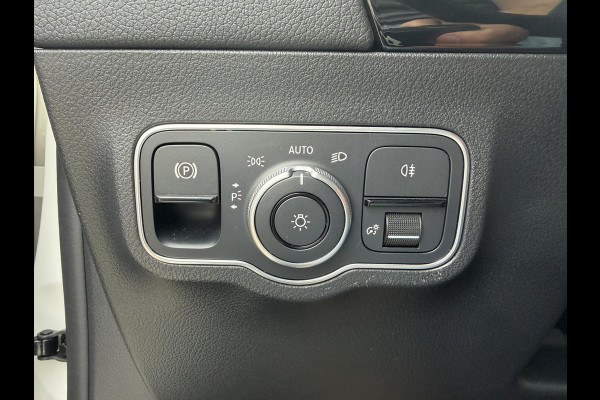Mercedes-Benz B-Klasse 250 e 18''/Leder/Stoelverwarming/Camera/Sfeerverlichting/Apple Carplay & Android Auto
