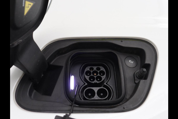 Volvo XC40 Recharge Plus | SOH 91.2% | Warmtepomp | Trekhaak | | SOH 91.2% | Warmtepomp | Trekhaak | Leder/alcantara | Stuur/stoel verwarming | Camera | Carplay | 19''