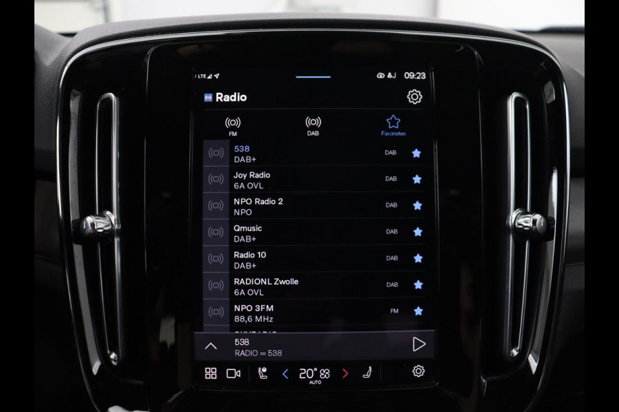 Volvo XC40 Recharge Plus | SOH 91.2% | Warmtepomp | Trekhaak | | SOH 91.2% | Warmtepomp | Trekhaak | Leder/alcantara | Stuur/stoel verwarming | Camera | Carplay | 19''