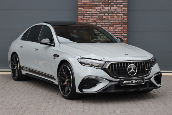 Mercedes-Benz E-Klasse AMG 53 4MATIC+ Edition 1 | 612pk | Hyperscreen | Carbon | Achterasbesturing | Distronic+ | HUD | 3D-Display | Stoelventilatie | Massage | Vlakkenverwarming | Trekhaak |