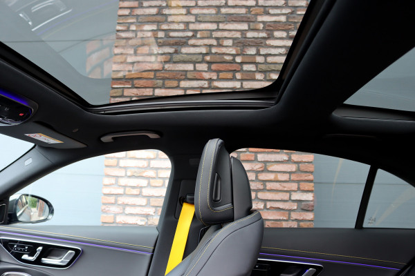 Mercedes-Benz E-Klasse AMG 53 4MATIC+ Edition 1 | 612pk | Hyperscreen | Carbon | Achterasbesturing | Distronic+ | HUD | 3D-Display | Stoelventilatie | Massage | Vlakkenverwarming | Trekhaak |