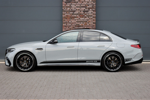 Mercedes-Benz E-Klasse AMG 53 4MATIC+ Edition 1 | 612pk | Hyperscreen | Carbon | Achterasbesturing | Distronic+ | HUD | 3D-Display | Stoelventilatie | Massage | Vlakkenverwarming | Trekhaak |