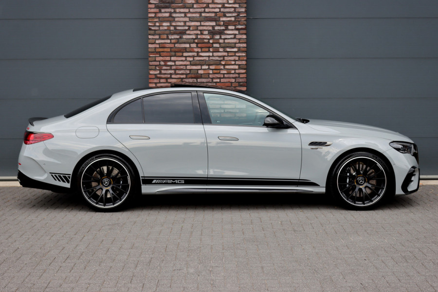 Mercedes-Benz E-Klasse AMG 53 4MATIC+ Edition 1 | 612pk | Hyperscreen | Carbon | Achterasbesturing | Distronic+ | HUD | 3D-Display | Stoelventilatie | Massage | Vlakkenverwarming | Trekhaak |
