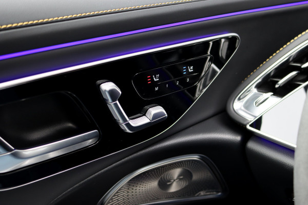 Mercedes-Benz E-Klasse AMG 53 4MATIC+ Edition 1 | 612pk | Hyperscreen | Carbon | Achterasbesturing | Distronic+ | HUD | 3D-Display | Stoelventilatie | Massage | Vlakkenverwarming | Trekhaak |