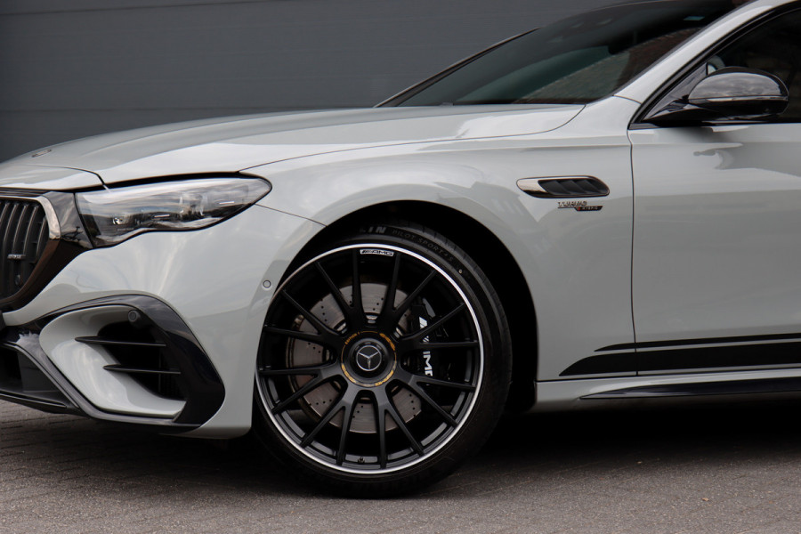 Mercedes-Benz E-Klasse AMG 53 4MATIC+ Edition 1 | 612pk | Hyperscreen | Carbon | Achterasbesturing | Distronic+ | HUD | 3D-Display | Stoelventilatie | Massage | Vlakkenverwarming | Trekhaak |