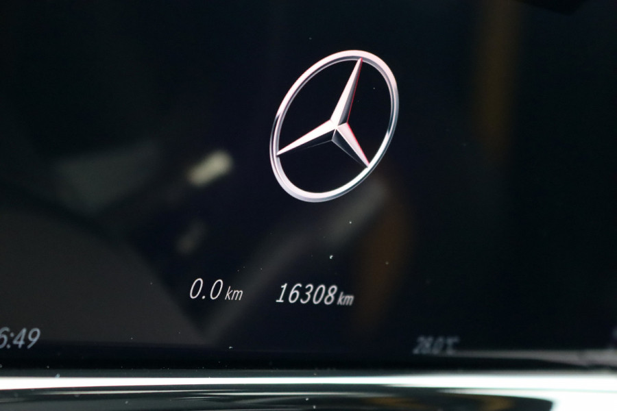 Mercedes-Benz E-Klasse AMG 53 4MATIC+ Edition 1 | 612pk | Hyperscreen | Carbon | Achterasbesturing | Distronic+ | HUD | 3D-Display | Stoelventilatie | Massage | Vlakkenverwarming | Trekhaak |