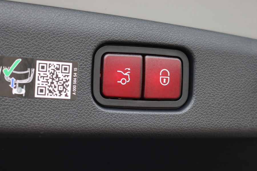Mercedes-Benz E-Klasse AMG 53 4MATIC+ Edition 1 | 612pk | Hyperscreen | Carbon | Achterasbesturing | Distronic+ | HUD | 3D-Display | Stoelventilatie | Massage | Vlakkenverwarming | Trekhaak |