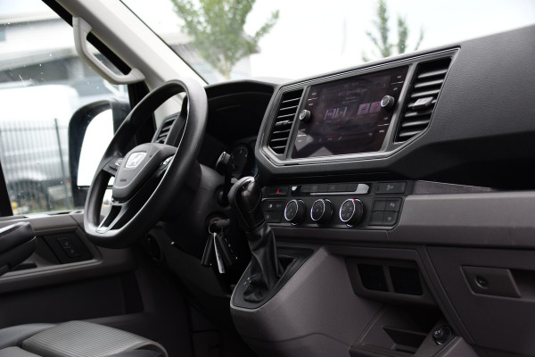 MAN TGE 3.180 35 2.0L5H3 Black Edition Camera, Adaptieve Cruise, Carplay, LED, Multimedia, 177pk, Automaat, Sensoren, Leder, Geveerde stoel, Trekhaak, Uniek!
