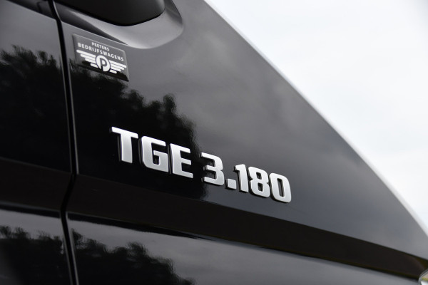 MAN TGE 3.180 35 2.0L5H3 Black Edition Camera, Adaptieve Cruise, Carplay, LED, Multimedia, 177pk, Automaat, Sensoren, Leder, Geveerde stoel, Trekhaak, Uniek!