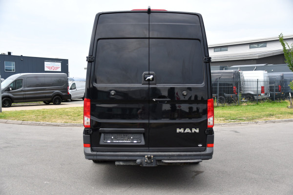MAN TGE 3.180 35 2.0L5H3 Black Edition Camera, Adaptieve Cruise, Carplay, LED, Multimedia, 177pk, Automaat, Sensoren, Leder, Geveerde stoel, Trekhaak, Uniek!