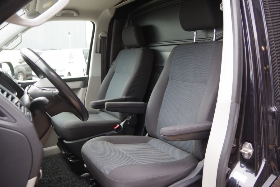 Volkswagen Transporter 2.0 TDI L2 Highline 150PK AUT. TREKHAAK, LED, ADAPT. CRUISE, NAVI, AIRCO, VOORRUIT VERWARMING, PARKEERSENSOREN, NL AUTO, NAP