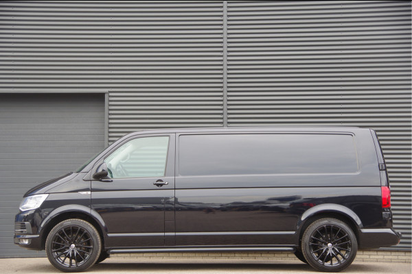Volkswagen Transporter 2.0 TDI L2 Highline 150PK AUT. TREKHAAK, LED, ADAPT. CRUISE, NAVI, AIRCO, VOORRUIT VERWARMING, PARKEERSENSOREN, NL AUTO, NAP