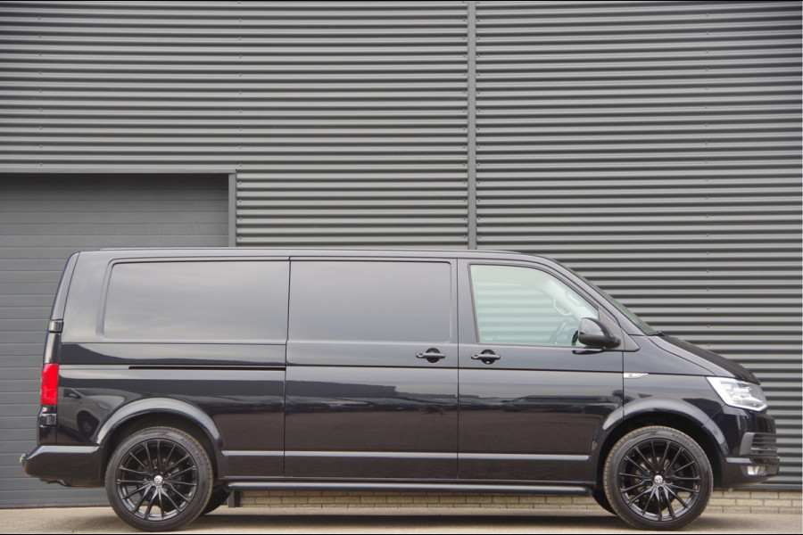 Volkswagen Transporter 2.0 TDI L2 Highline 150PK AUT. TREKHAAK, LED, ADAPT. CRUISE, NAVI, AIRCO, VOORRUIT VERWARMING, PARKEERSENSOREN, NL AUTO, NAP