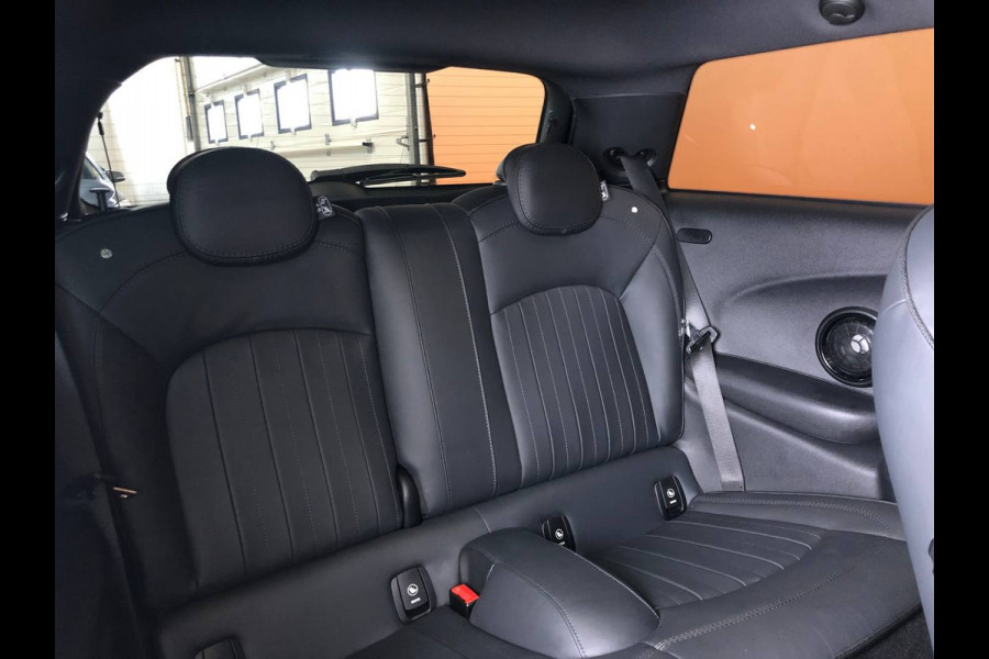 MINI 3-deurs 1.5 Cooper 60 Years Edition NL auto sportstoelen | leer | navi | led | harman kardon | pano dak | head up | dealer onderhouden