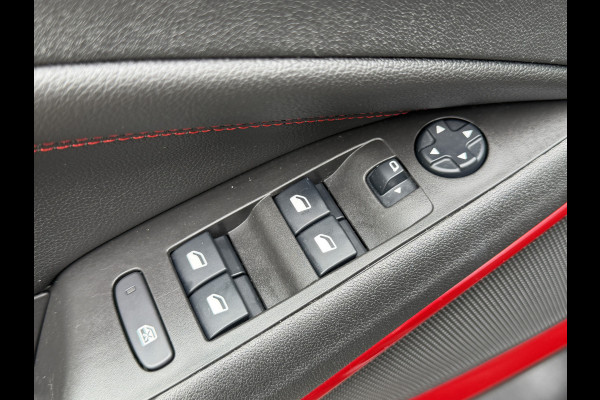Opel Crossland BWJ 11-2021 | 1.2T 111PK GS-LINE | SPORTSTOELEN | CAMERA A | CARPLAY | NAVI | PDC | PRIVACY GLASS | CRUISE