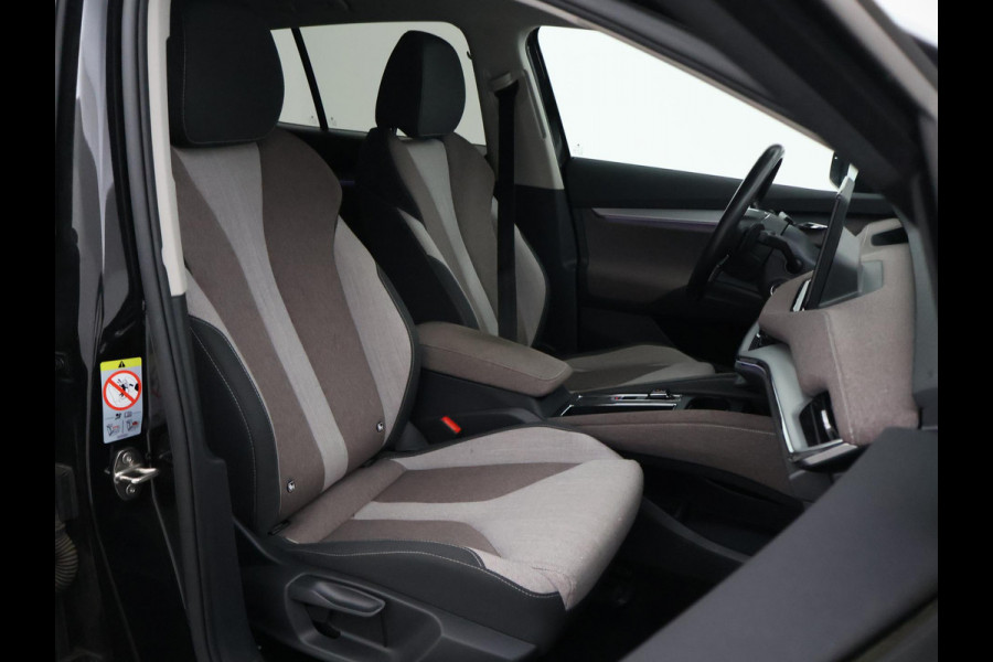 Škoda ENYAQ iV 60 FIRST EDITION + CHRYSTAL LIGHTNING | 21 INCH | ADAPTIVE CRUISE | MEMORY | SFEERVERLICHTING