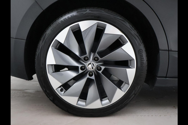 Škoda ENYAQ iV 60 FIRST EDITION + CHRYSTAL LIGHTNING | 21 INCH | ADAPTIVE CRUISE | MEMORY | SFEERVERLICHTING