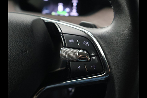 Škoda ENYAQ iV 60 FIRST EDITION + CHRYSTAL LIGHTNING | 21 INCH | ADAPTIVE CRUISE | MEMORY | SFEERVERLICHTING