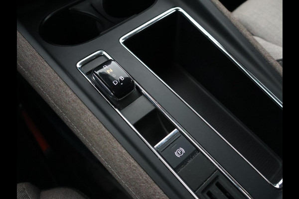 Škoda ENYAQ iV 60 FIRST EDITION + CHRYSTAL LIGHTNING | 21 INCH | ADAPTIVE CRUISE | MEMORY | SFEERVERLICHTING