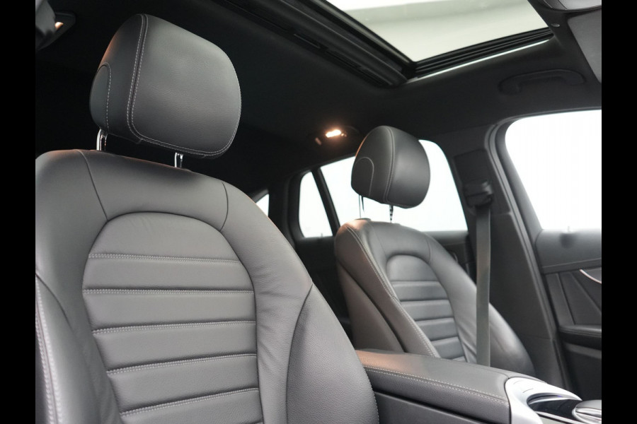 Mercedes-Benz EQC 400 4MATIC Business Solution AMG 80 kWh 408pk Dealer O.H. | Panodak | Adaptive Cruise | Head Up | 360 Camera | Burmester Audio | Lederen Sportstoelen Massage & Memory | Sfeerverlichting | Blis | Widescreen Navi | Stoelverwarming | DAB |