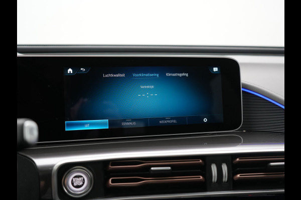 Mercedes-Benz EQC 400 4MATIC Business Solution AMG 80 kWh 408pk Dealer O.H. | Panodak | Adaptive Cruise | Head Up | 360 Camera | Burmester Audio | Lederen Sportstoelen Massage & Memory | Sfeerverlichting | Blis | Widescreen Navi | Stoelverwarming | DAB |