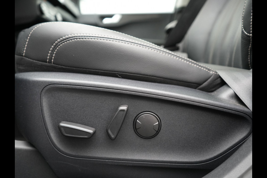 Ford Kuga 2.5 Vignale PHEV 225pk Dealer O.H. | Trekhaak Af Fabriek | Panodak | Adaptive Cruise | Head Up | Bang & Olufsen | 360 Camera | Lederen Comfortzetels Memory & Verwarmd | Keyless | Stuur Verwarmd | Blis | 20"L.M | Navigatie | Plug In Hybrid |