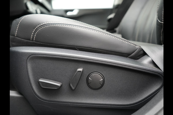 Ford Kuga 2.5 Vignale PHEV 225pk Dealer O.H. | Trekhaak Af Fabriek | Panodak | Adaptive Cruise | Head Up | Bang & Olufsen | 360 Camera | Lederen Comfortzetels Memory & Verwarmd | Keyless | Stuur Verwarmd | Blis | 20"L.M | Navigatie | Plug In Hybrid |
