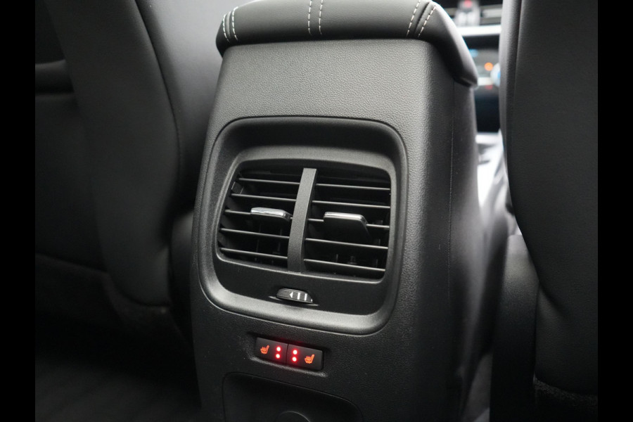 Ford Kuga 2.5 Vignale PHEV 225pk Dealer O.H. | Trekhaak Af Fabriek | Panodak | Adaptive Cruise | Head Up | Bang & Olufsen | 360 Camera | Lederen Comfortzetels Memory & Verwarmd | Keyless | Stuur Verwarmd | Blis | 20"L.M | Navigatie | Plug In Hybrid |