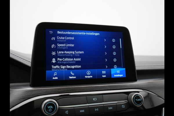 Ford Kuga 2.5 Vignale PHEV 225pk Dealer O.H. | Trekhaak Af Fabriek | Panodak | Adaptive Cruise | Head Up | Bang & Olufsen | 360 Camera | Lederen Comfortzetels Memory & Verwarmd | Keyless | Stuur Verwarmd | Blis | 20"L.M | Navigatie | Plug In Hybrid |