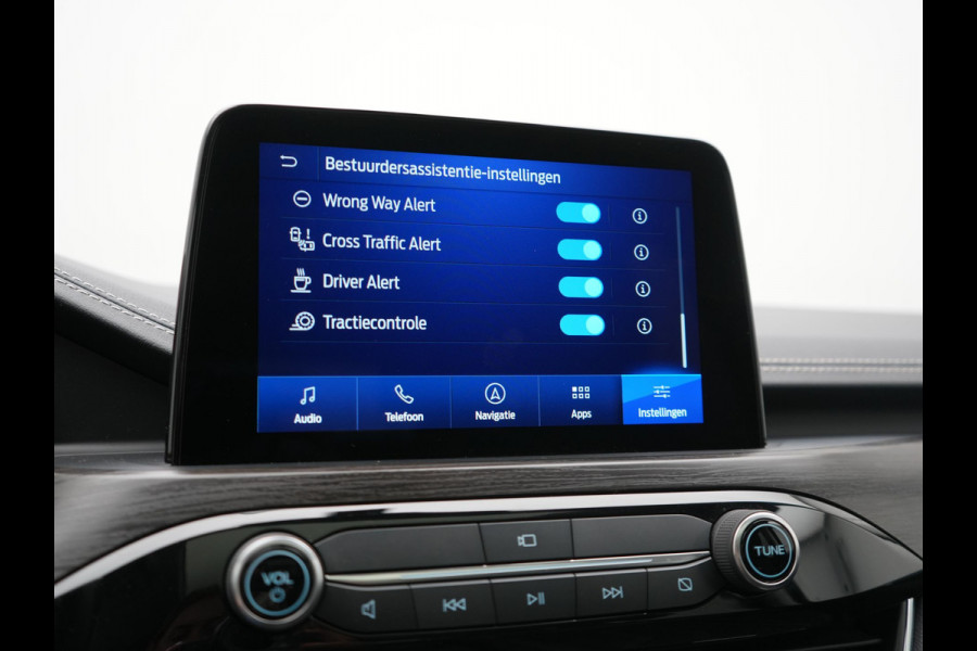 Ford Kuga 2.5 Vignale PHEV 225pk Dealer O.H. | Trekhaak Af Fabriek | Panodak | Adaptive Cruise | Head Up | Bang & Olufsen | 360 Camera | Lederen Comfortzetels Memory & Verwarmd | Keyless | Stuur Verwarmd | Blis | 20"L.M | Navigatie | Plug In Hybrid |