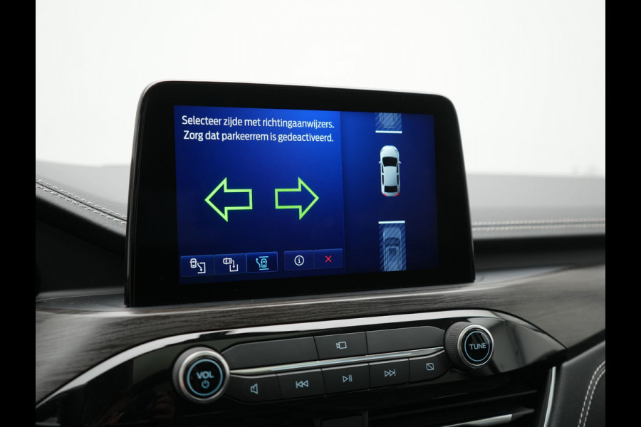 Ford Kuga 2.5 Vignale PHEV 225pk Dealer O.H. | Trekhaak Af Fabriek | Panodak | Adaptive Cruise | Head Up | Bang & Olufsen | 360 Camera | Lederen Comfortzetels Memory & Verwarmd | Keyless | Stuur Verwarmd | Blis | 20"L.M | Navigatie | Plug In Hybrid |