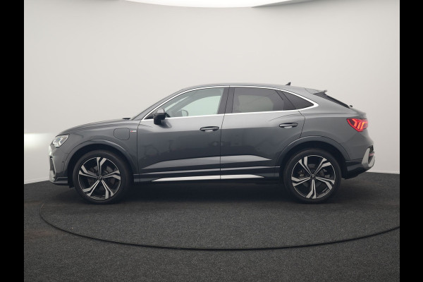 Audi Q3 Sportback 45 TFSI e 2x S Line PHEV 245pk Dealer O.H. | Trekhaak Af Fabriek | Adaptive Cruise | Matrix LED | Camera | Sonos Audio | Alcantara Sportstoelen Verwarmd | Blis | Navigatie | DAB | 20"L.M | Plug In Hybrid |