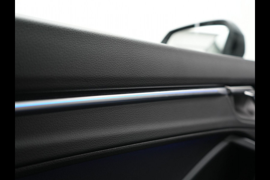 Audi Q3 Sportback 45 TFSI e 2x S Line PHEV 245pk Dealer O.H. | Trekhaak Af Fabriek | Adaptive Cruise | Matrix LED | Camera | Sonos Audio | Alcantara Sportstoelen Verwarmd | Blis | Navigatie | DAB | 20"L.M | Plug In Hybrid |