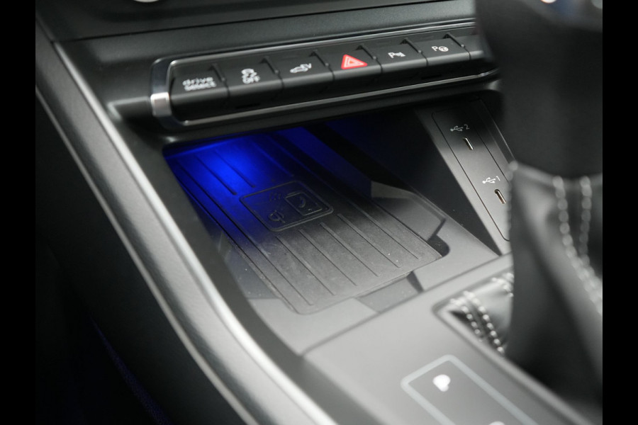 Audi Q3 Sportback 45 TFSI e 2x S Line PHEV 245pk Dealer O.H. | Trekhaak Af Fabriek | Adaptive Cruise | Matrix LED | Camera | Sonos Audio | Alcantara Sportstoelen Verwarmd | Blis | Navigatie | DAB | 20"L.M | Plug In Hybrid |