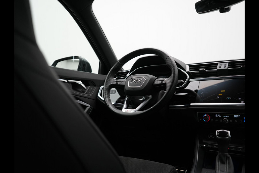Audi Q3 Sportback 45 TFSI e 2x S Line PHEV 245pk Dealer O.H. | Trekhaak Af Fabriek | Adaptive Cruise | Matrix LED | Camera | Sonos Audio | Alcantara Sportstoelen Verwarmd | Blis | Navigatie | DAB | 20"L.M | Plug In Hybrid |