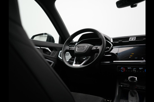 Audi Q3 Sportback 45 TFSI e 2x S Line PHEV 245pk Dealer O.H. | Trekhaak Af Fabriek | Adaptive Cruise | Matrix LED | Camera | Sonos Audio | Alcantara Sportstoelen Verwarmd | Blis | Navigatie | DAB | 20"L.M | Plug In Hybrid |