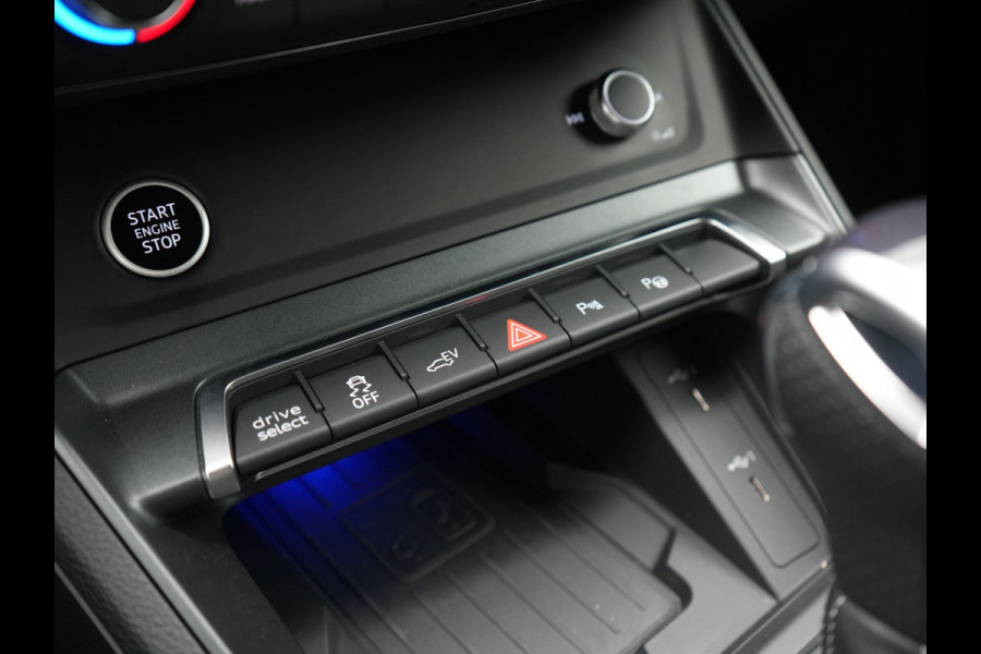 Audi Q3 Sportback 45 TFSI e 2x S Line PHEV 245pk Dealer O.H. | Trekhaak Af Fabriek | Adaptive Cruise | Matrix LED | Camera | Sonos Audio | Alcantara Sportstoelen Verwarmd | Blis | Navigatie | DAB | 20"L.M | Plug In Hybrid |