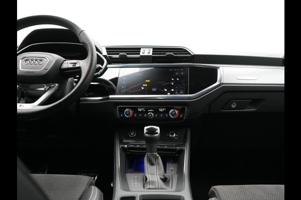 Audi Q3 Sportback 45 TFSI e 2x S Line PHEV 245pk Dealer O.H. | Trekhaak Af Fabriek | Adaptive Cruise | Matrix LED | Camera | Sonos Audio | Alcantara Sportstoelen Verwarmd | Blis | Navigatie | DAB | 20"L.M | Plug In Hybrid |