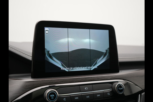Ford Kuga 2.5 Vignale PHEV 225pk Dealer O.H. | Panodak | Adaptive Cruise | 360 Camera | Bang & Olufsen | Lederen Comfortzetels Memory & Verwarmd | Stuur Verwarmd | Keyless | Blis | Apple Carplay | Navigatie | DAB | Plug In Hybrid |