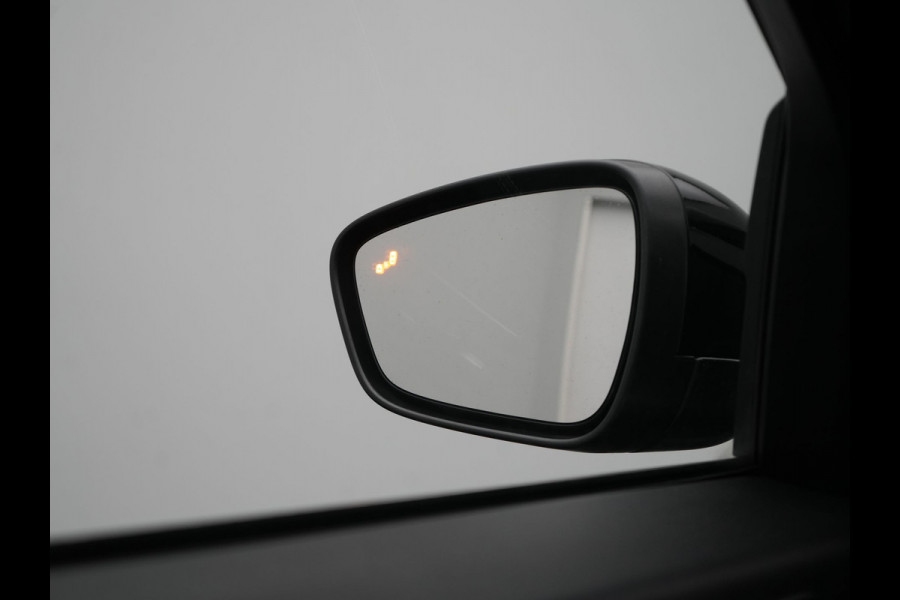 Ford Kuga 2.5 Vignale PHEV 225pk Dealer O.H. | Panodak | Adaptive Cruise | 360 Camera | Bang & Olufsen | Lederen Comfortzetels Memory & Verwarmd | Stuur Verwarmd | Keyless | Blis | Apple Carplay | Navigatie | DAB | Plug In Hybrid |