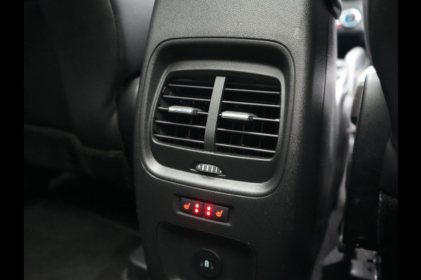 Ford Kuga 2.5 Vignale PHEV 225pk Dealer O.H. | Panodak | Adaptive Cruise | 360 Camera | Bang & Olufsen | Lederen Comfortzetels Memory & Verwarmd | Stuur Verwarmd | Keyless | Blis | Apple Carplay | Navigatie | DAB | Plug In Hybrid |