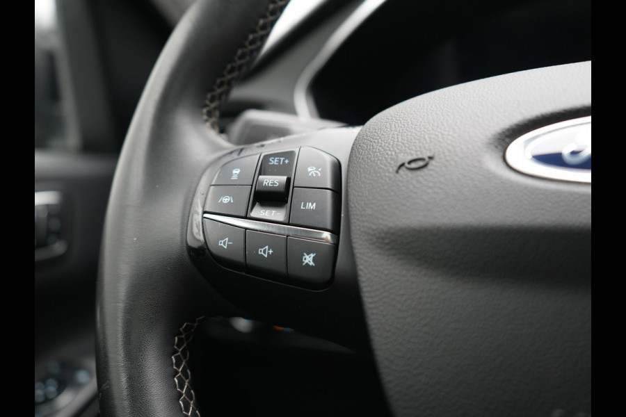 Ford Kuga 2.5 Vignale PHEV 225pk Dealer O.H. | Panodak | Adaptive Cruise | 360 Camera | Bang & Olufsen | Lederen Comfortzetels Memory & Verwarmd | Stuur Verwarmd | Keyless | Blis | Apple Carplay | Navigatie | DAB | Plug In Hybrid |