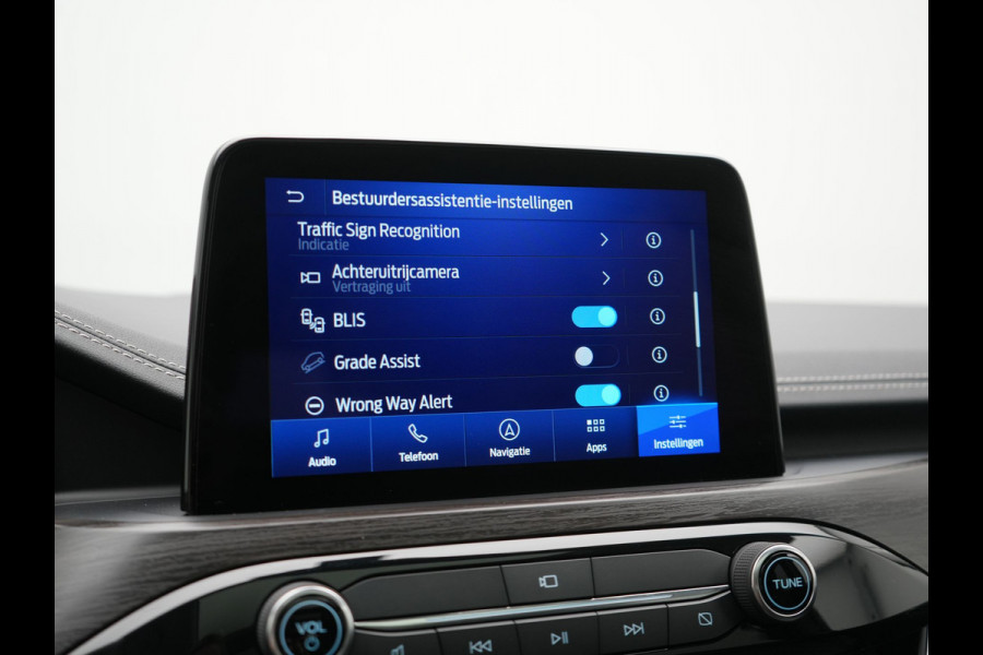 Ford Kuga 2.5 Vignale PHEV 225pk Dealer O.H. | Panodak | Adaptive Cruise | 360 Camera | Bang & Olufsen | Lederen Comfortzetels Memory & Verwarmd | Stuur Verwarmd | Keyless | Blis | Apple Carplay | Navigatie | DAB | Plug In Hybrid |