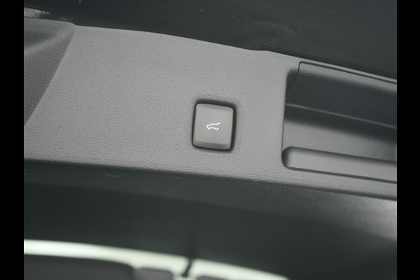 Ford Kuga 2.5 Vignale PHEV 225pk Dealer O.H. | Panodak | Adaptive Cruise | 360 Camera | Bang & Olufsen | Lederen Comfortzetels Memory & Verwarmd | Stuur Verwarmd | Keyless | Blis | Apple Carplay | Navigatie | DAB | Plug In Hybrid |