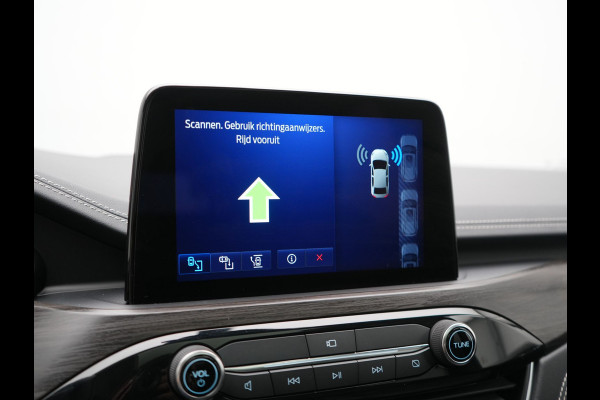 Ford Kuga 2.5 Vignale PHEV 225pk Dealer O.H. | Panodak | Adaptive Cruise | 360 Camera | Bang & Olufsen | Lederen Comfortzetels Memory & Verwarmd | Stuur Verwarmd | Keyless | Blis | Apple Carplay | Navigatie | DAB | Plug In Hybrid |